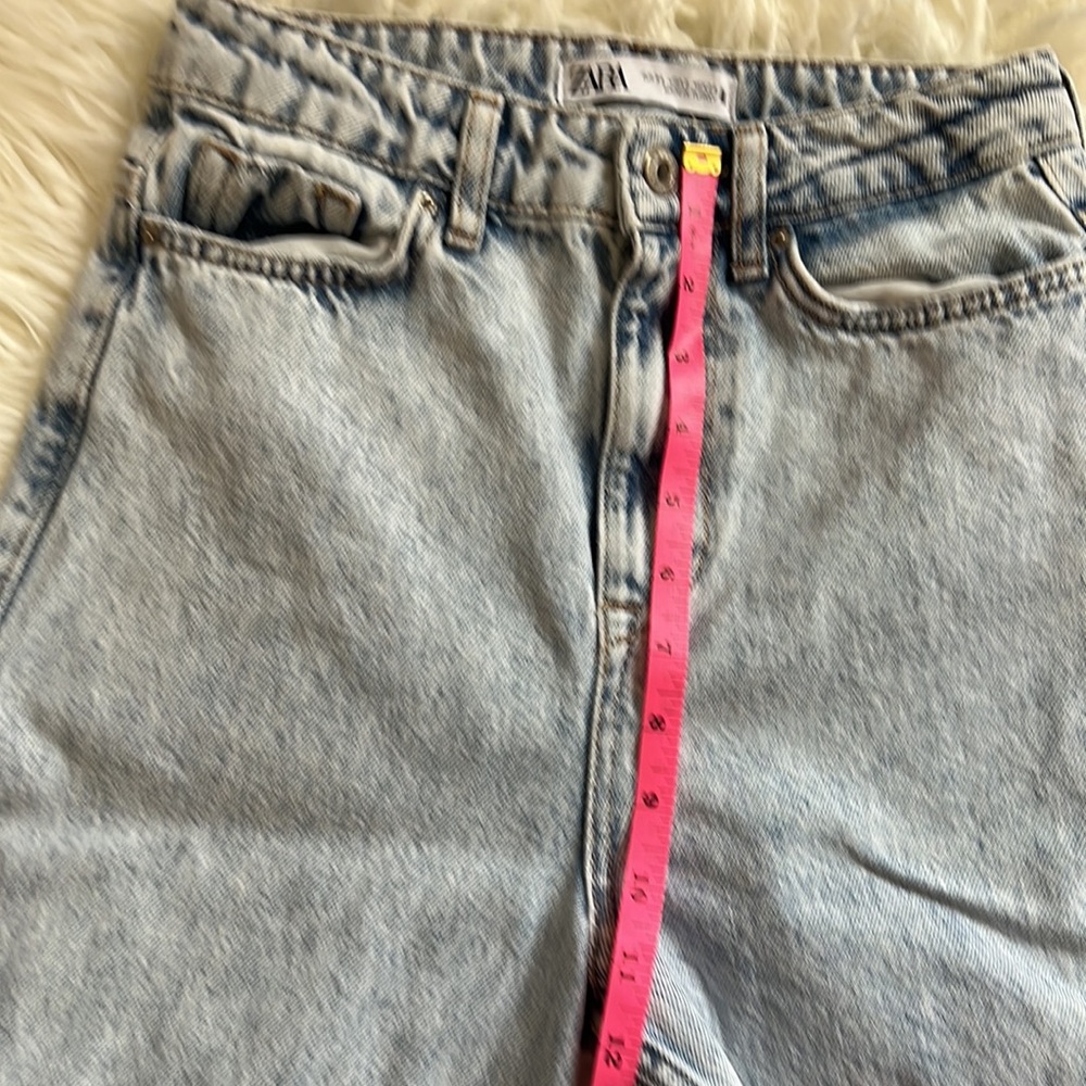 Zara Distressed Jeans - Picture 8 of 10
